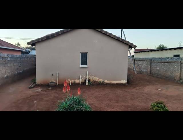 3 BEDROOM HOUSE FOR SALE IN PROTEA GLEN EXT